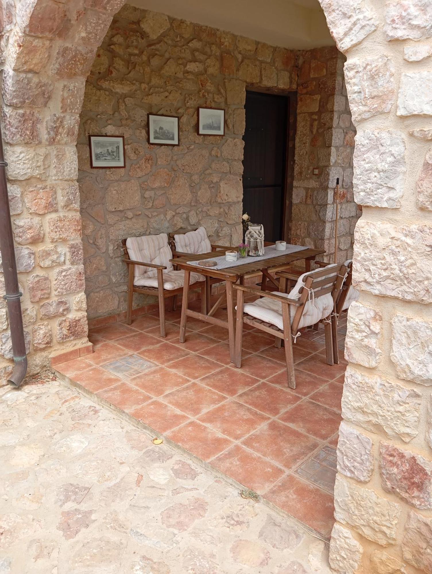 Niko'S Stone Guest House Plítra Buitenkant foto