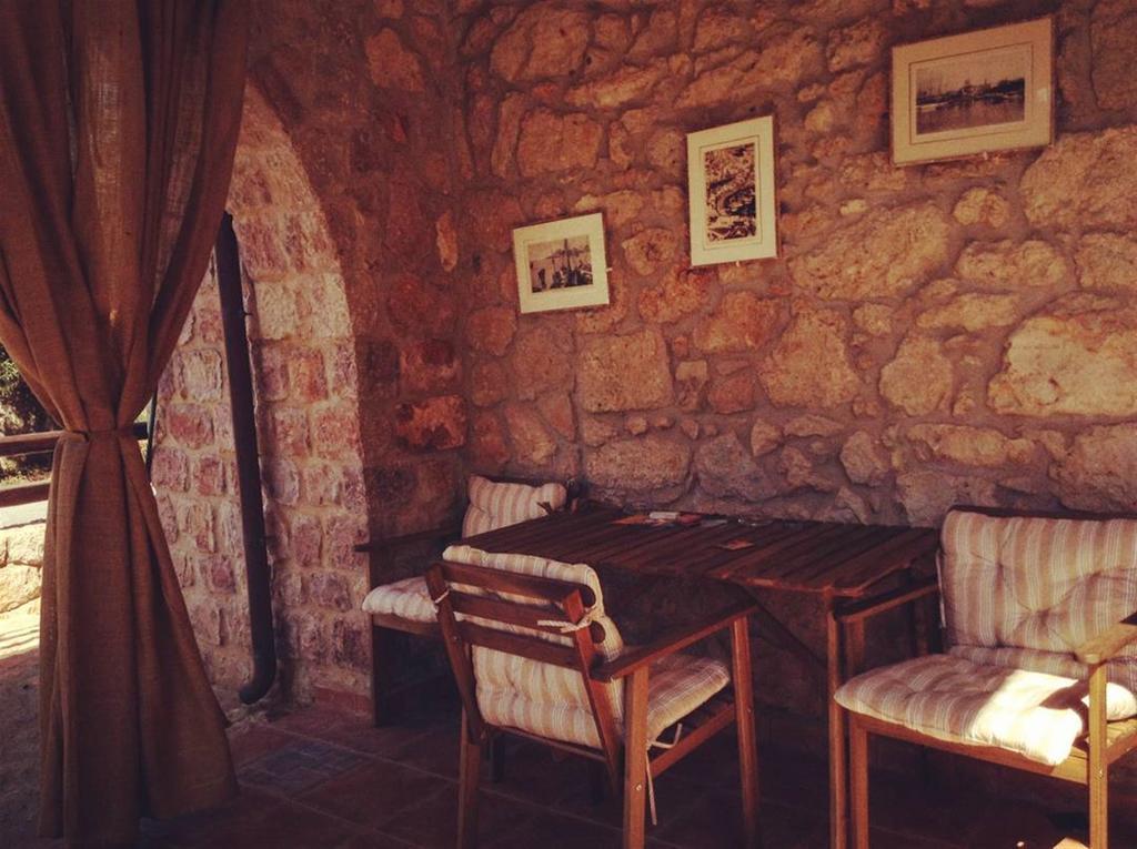Niko'S Stone Guest House Plítra Buitenkant foto